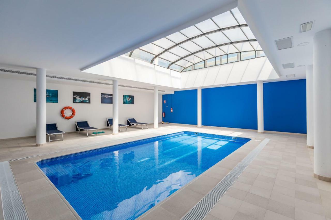 Luxury Front With Pool Valence
