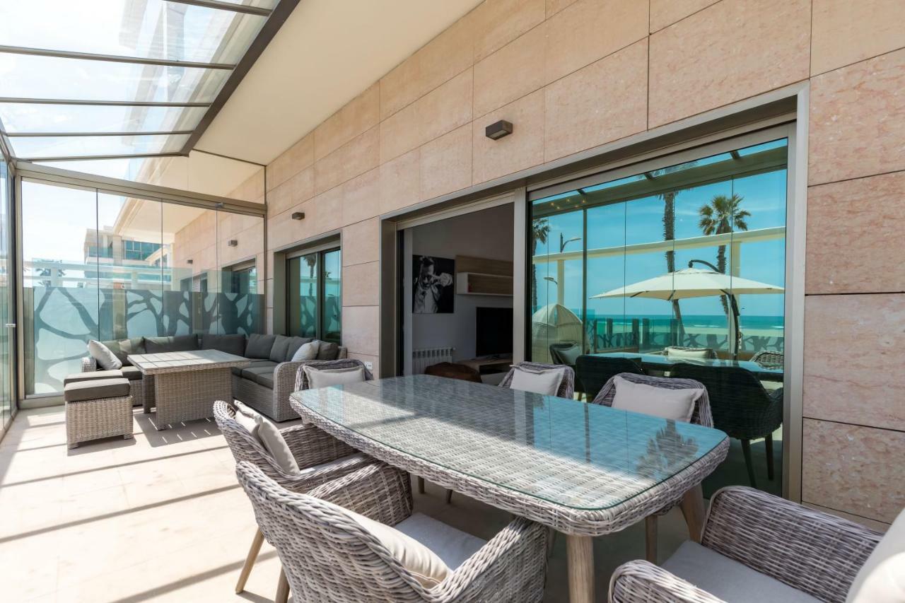 Luxury Front With Pool Appartement