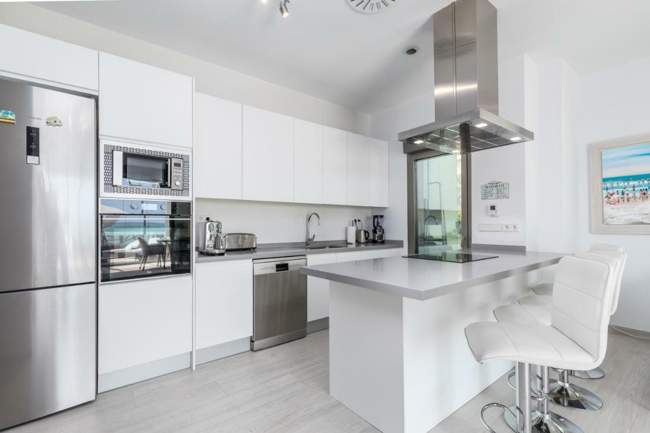 Luxury Front With Pool Appartement *